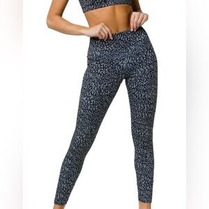 ONZIE FLOW TECH LEGGING 2236